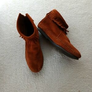 Minnetonka Moccasins  size 3